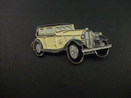 Delage D8 achtcilinder luxeauto oldtimer crème